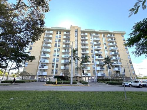 ph-2000 Ne 135th St, North Miami, FL, 33181-2100 | Card Image