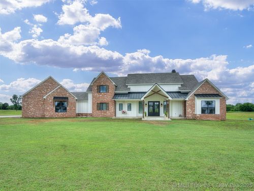 10055 Dentonville Rd, Okmulgee, OK, 74447-9199 | Card Image