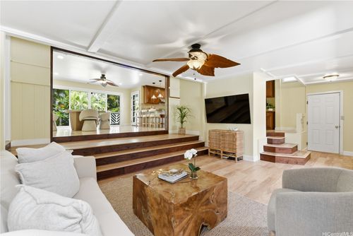 409 Wanaao Rd, Kailua, HI, 96734-3440 | Card Image