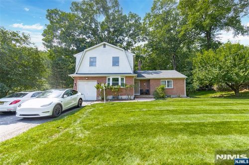 34 Andrew Ave, Oakland, NJ, 07436-3801 | Card Image