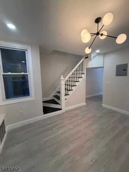 241 Hawthorne Ave, Newark, NJ, 07112-1654 | Card Image