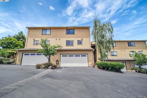 apt-24-20111 W Ridge Ct, Castro Valley, CA, 94546-5241 | Card Image