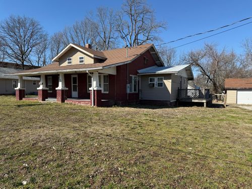 211 W Austin St, Bolivar, MO, 65613-2419 | Card Image