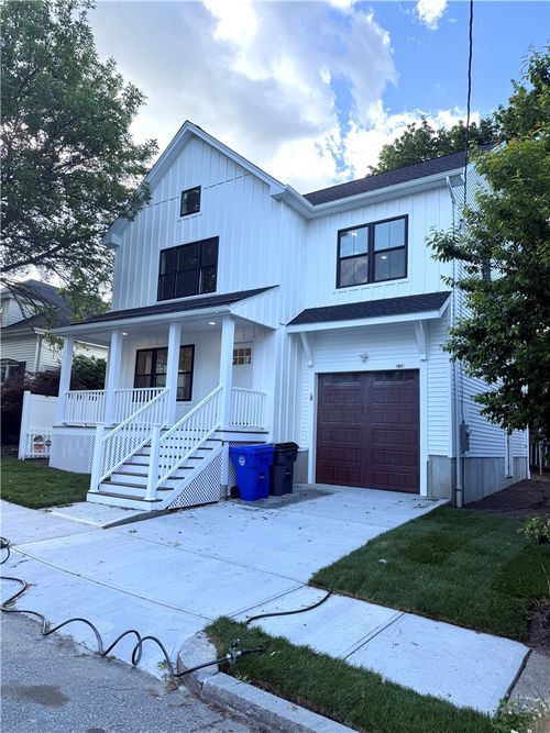 95 Farm Street, Providence, RI, 02908 | Card Image