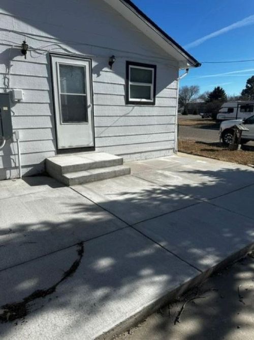 202 N Lincoln Ave, Glendo, WY, 82213-5022 | Card Image