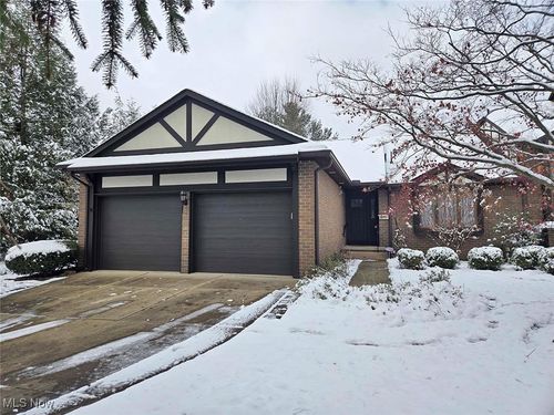 117 Brookview Dr Sw, North Canton, OH, 44709-4206 | Card Image