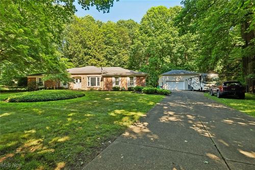 5568 Forest Glen Rd, Madison, OH, 44057-2388 | Card Image