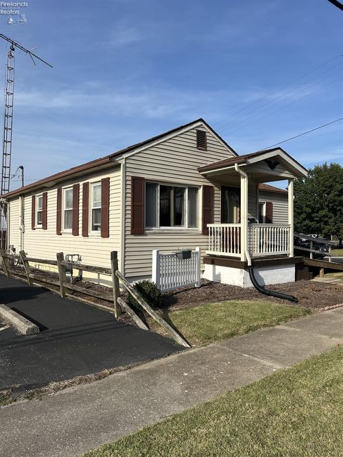 309 E Tiffin St, Willard, OH, 44890-1522 | Card Image