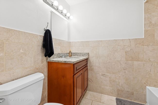 APT-2A - 2212 Campbell Ave, Condo with 2 bedrooms, 2 bathrooms and 1 parking in Chicago IL | Image 20