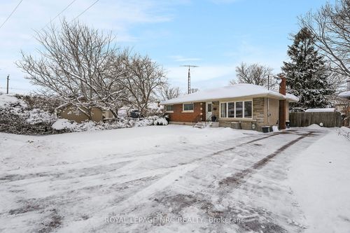 3 Cayuga St, St Catharines, ON, L2R1E4 | Card Image