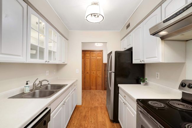 APT-306 - 2210 Midland Grove Rd, Condo with 1 bedrooms, 1 bathrooms and null parking in Roseville MN | Image 7