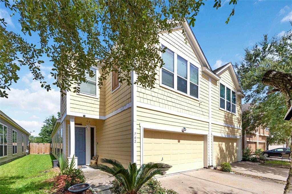 San Jacinto Cir, Baytown, TX 77521