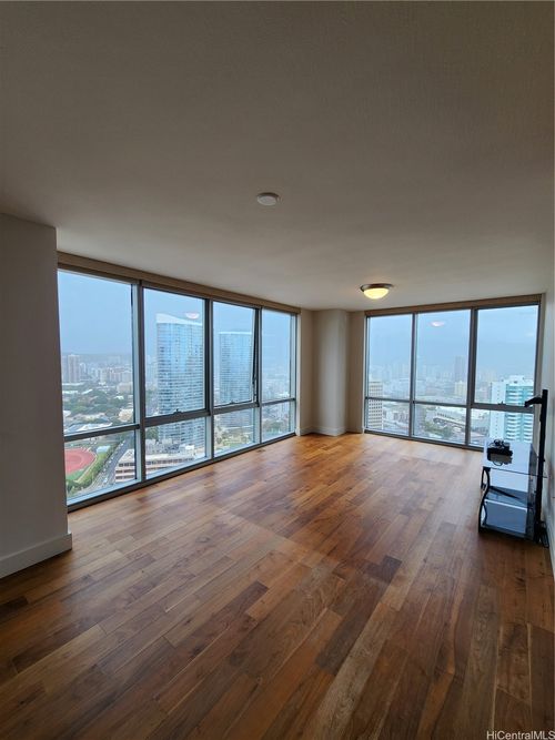 3306-1189 Waimanu St, Honolulu, HI, 96814-4184 | Card Image