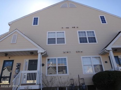 120 Des Moines Ct, Tinton Falls, NJ, 07712-3188 | Card Image