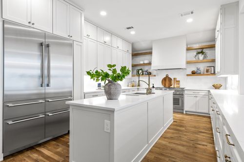 7 Royal Terrace Ct, Dallas, TX, 75225-1828 | Card Image