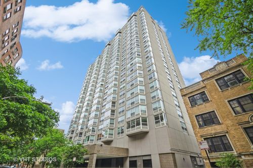 18e-720 W Gordon Ter, Chicago, IL, 60613-2263 | Card Image