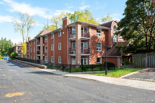 206-131 Clapperton St, Barrie, ON, L4M3G3 | Card Image