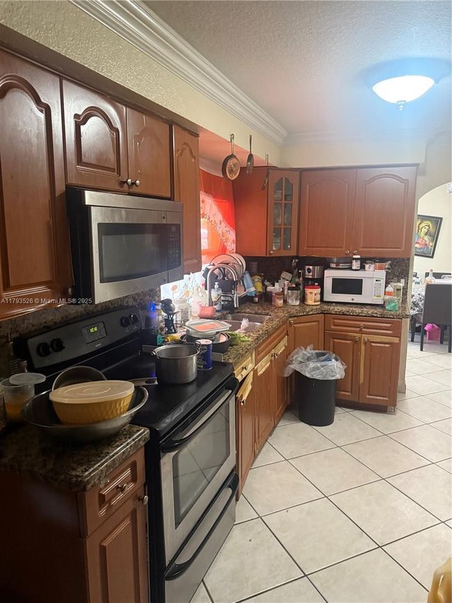 8940 Johnson St, House other with 3 bedrooms, 2 bathrooms and null parking in Pembroke Pines FL | Image 15