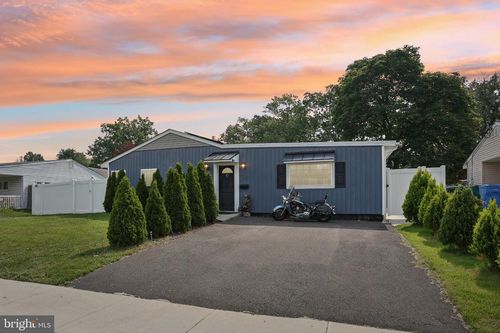 40 Openwood Ln, LEVITTOWN, PA, 19055-1514 | Card Image