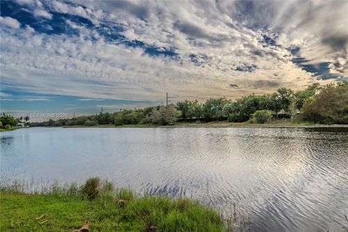 2893 Oakbrook Dr, Weston, FL, 33332-3415 | Card Image