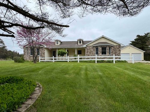 3201 E Long Lake Rd, Harrison, MI, 48625-8717 | Card Image