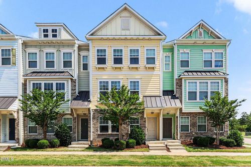 327 Great Northern Sta, Apex, NC, 27502-2473 | Card Image