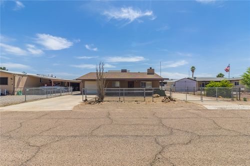 8294 S Smoketree Ln, Mohave Valley, AZ, 86440-9285 | Card Image