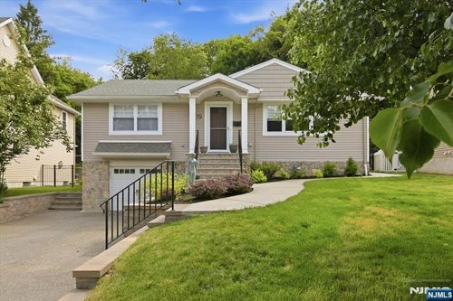 79 Winding Way, Cedar Grove, NJ, 07009 | Card Image