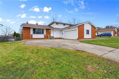 4633 Hickory Ridge Ave, Brunswick, OH, 44212-2531 | Card Image