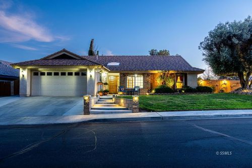 247 Yellowstone Pl, Ridgecrest, CA, 93555-5505 | Card Image