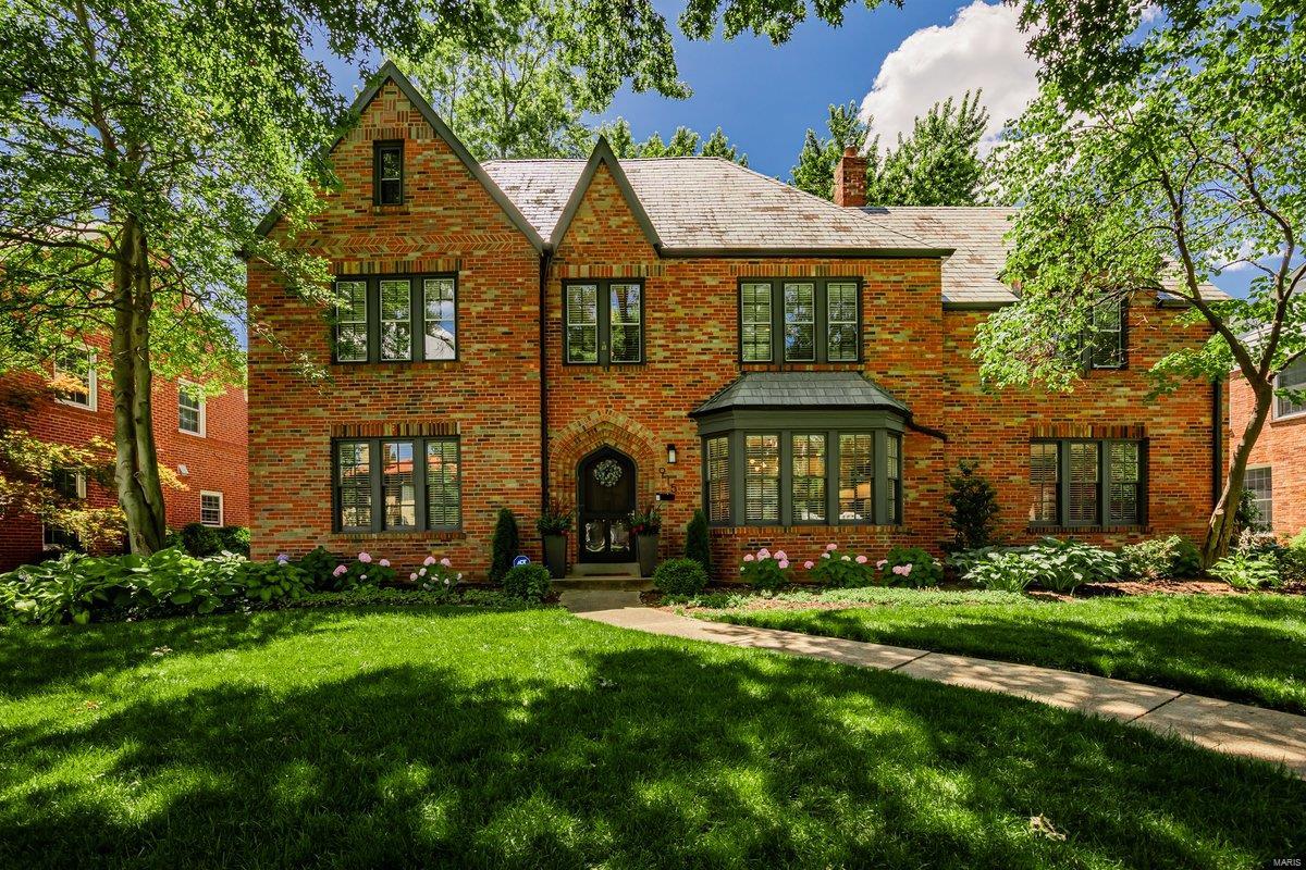 Bemiston Ave, Saint Louis, MO 63105