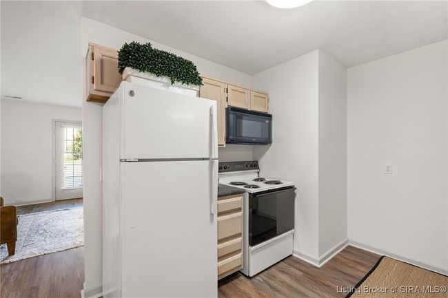 207 Colonial Club Dr, Condo with 2 bedrooms, 2 bathrooms and null parking in New Albany IN | Image 18