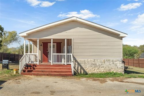 4048 Sutherland Springs Rd, Seguin, TX, 78155-7167 | Card Image