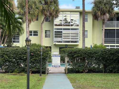 208-1100 Ponce De Leon Cir, Vero Beach, FL, 32960-5383 | Card Image