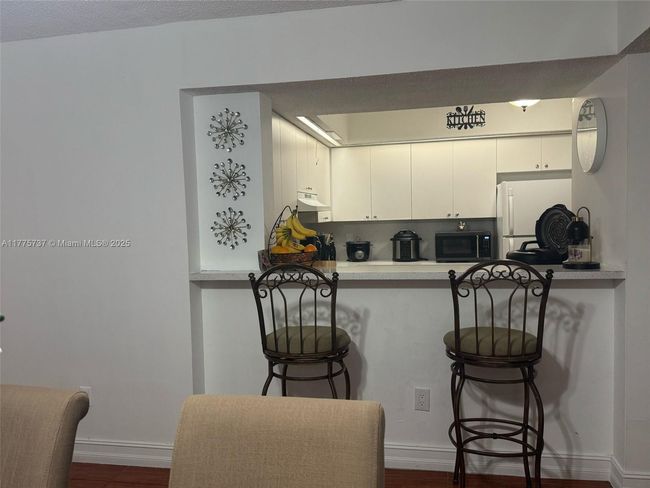 APT-101 - 18890 Nw 57 Th Ave, Condo with 2 bedrooms, 2 bathrooms and null parking in Hialeah FL | Image 7