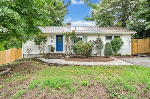 100 Roseland Dr, Christiansburg, VA, 24073-3404 | Card Image