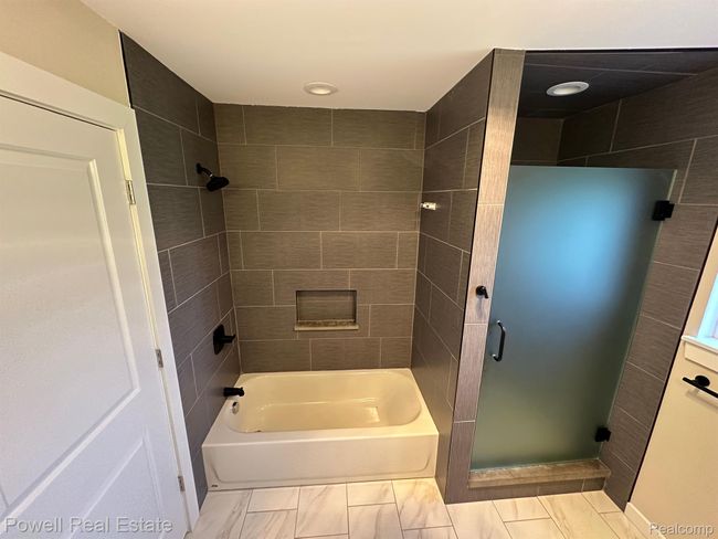2659 W Avon Rd, House other with 3 bedrooms, 2 bathrooms and null parking in Rochester Hills MI | Image 22