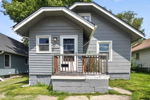 4636 Larimore Ave, Omaha, NE, 68104-2450 | Card Image