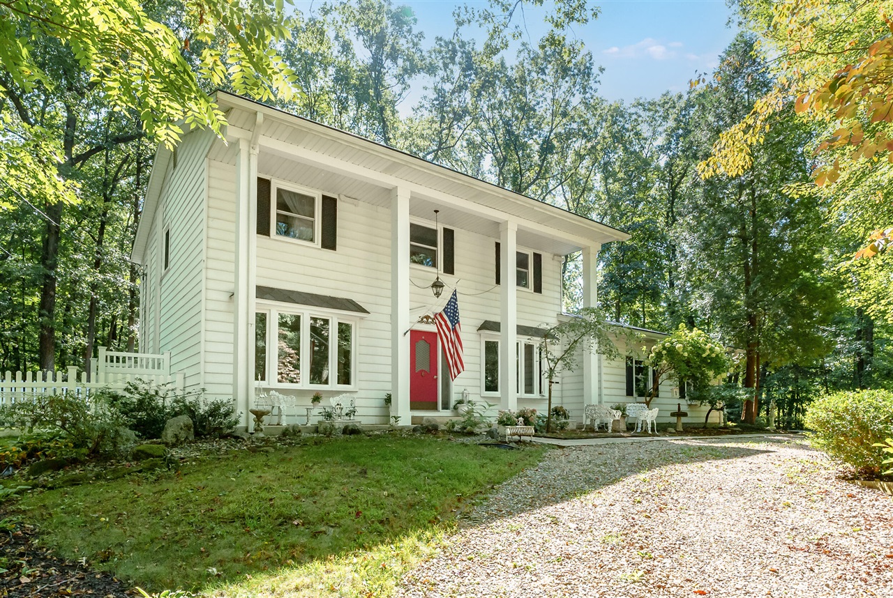 Oak Ridge Dr, Lawton, MI 49065