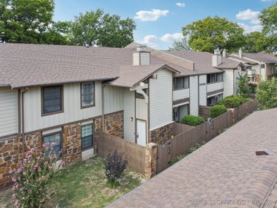 33B - 6362 S 80th East Avenue, Condo with 2 bedrooms, 2 bathrooms and null parking in Tulsa OK | Image 2