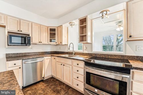 8475 Wedding Dr, WELCOME, MD, 20693-3601 | Card Image