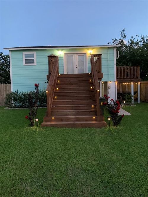 1609 E Bayshore Dr, San Leon, TX, 77539-2990 | Card Image