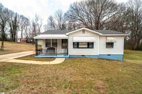 31 Pine Grove Ln, Greenville, SC, 29617-1715 | Card Image