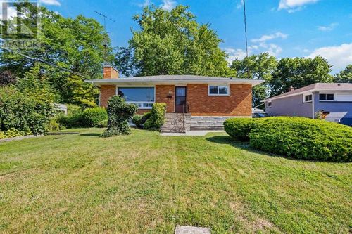 1220 Isabella St, Sarnia, ON, N7S1S6 | Card Image