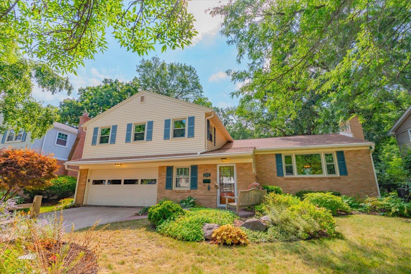 Woods End , Madison, WI 53711