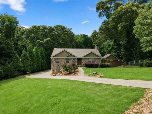 6610 Jessie Cir, Flowery Branch, GA, 30542-5561 | Card Image