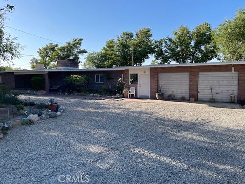 13127 E Avenue W11, Pearblossom, CA, 93553-3216 | Card Image