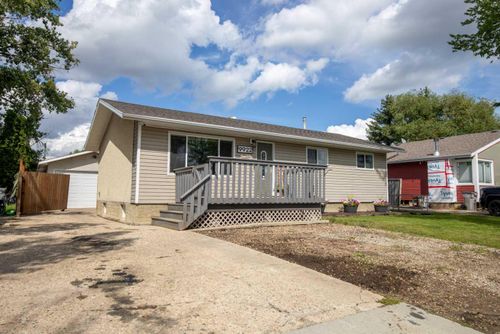 9922 83 Ave, Grande Prairie, AB, T8V3T5 | Card Image