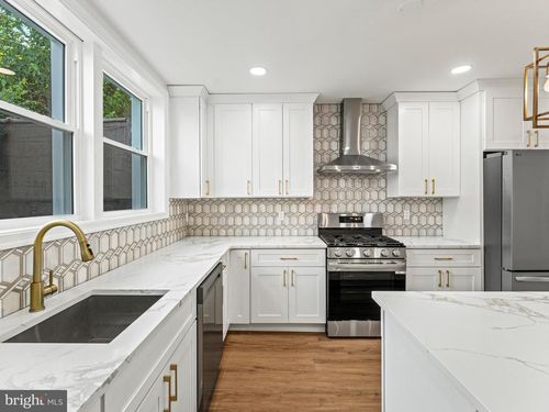 934 Snyder Ave, PHILADELPHIA, PA, 19148-2312 | Card Image