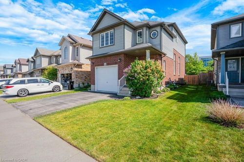 397 Parkvale Drive, Kitchener, ON, N2R1Y2 | Card Image